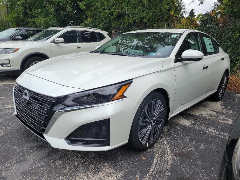 new 2025 Nissan Altima car, priced at $37,251