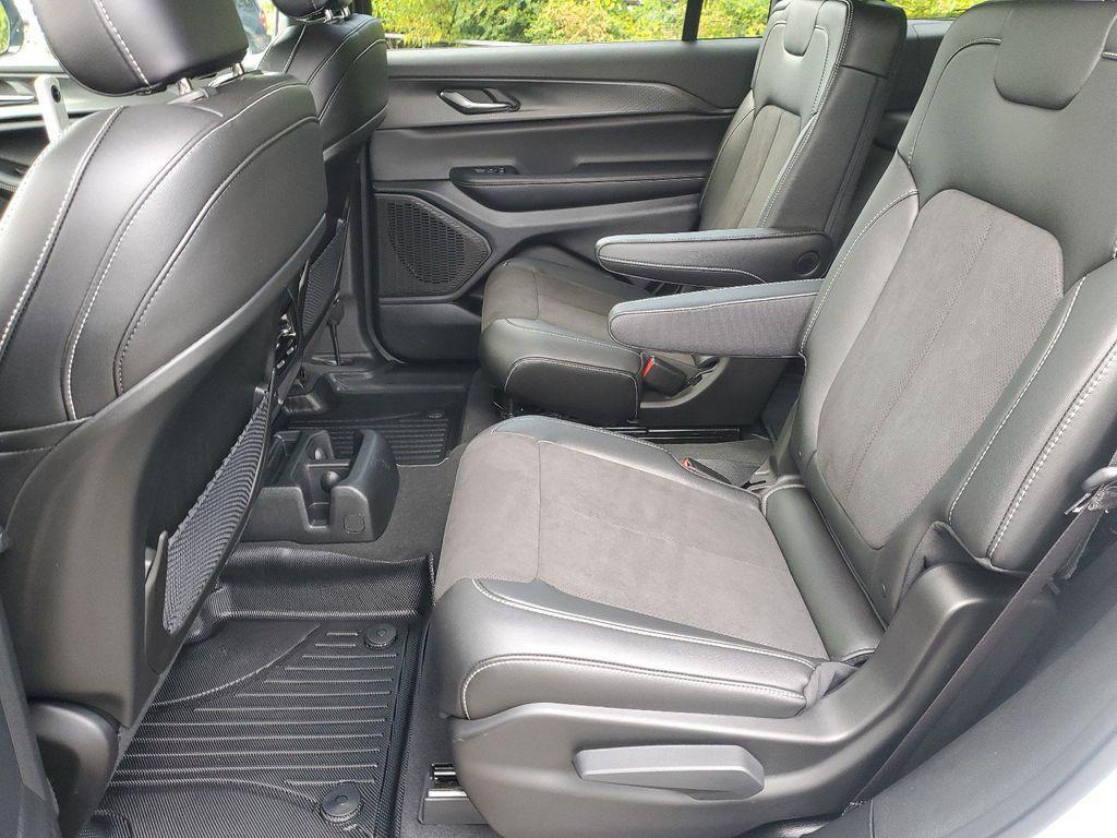 used 2024 Jeep Grand Cherokee L car, priced at $33,314