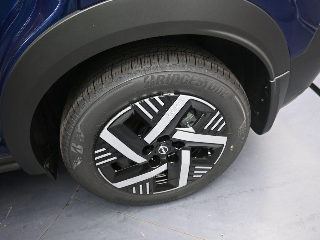 new 2025 Nissan Kicks car, priced at $24,884
