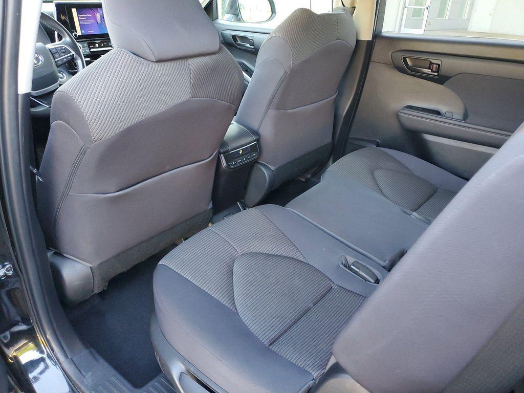 used 2023 Toyota Highlander car, priced at $31,224