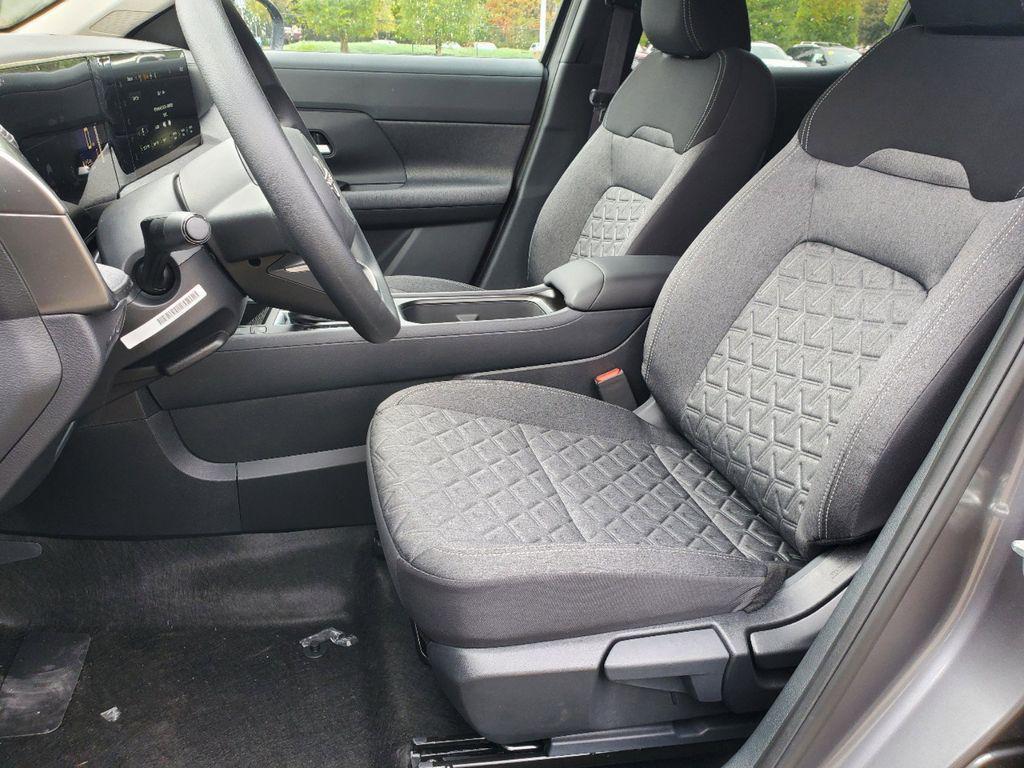 new 2025 Nissan Kicks car, priced at $24,789