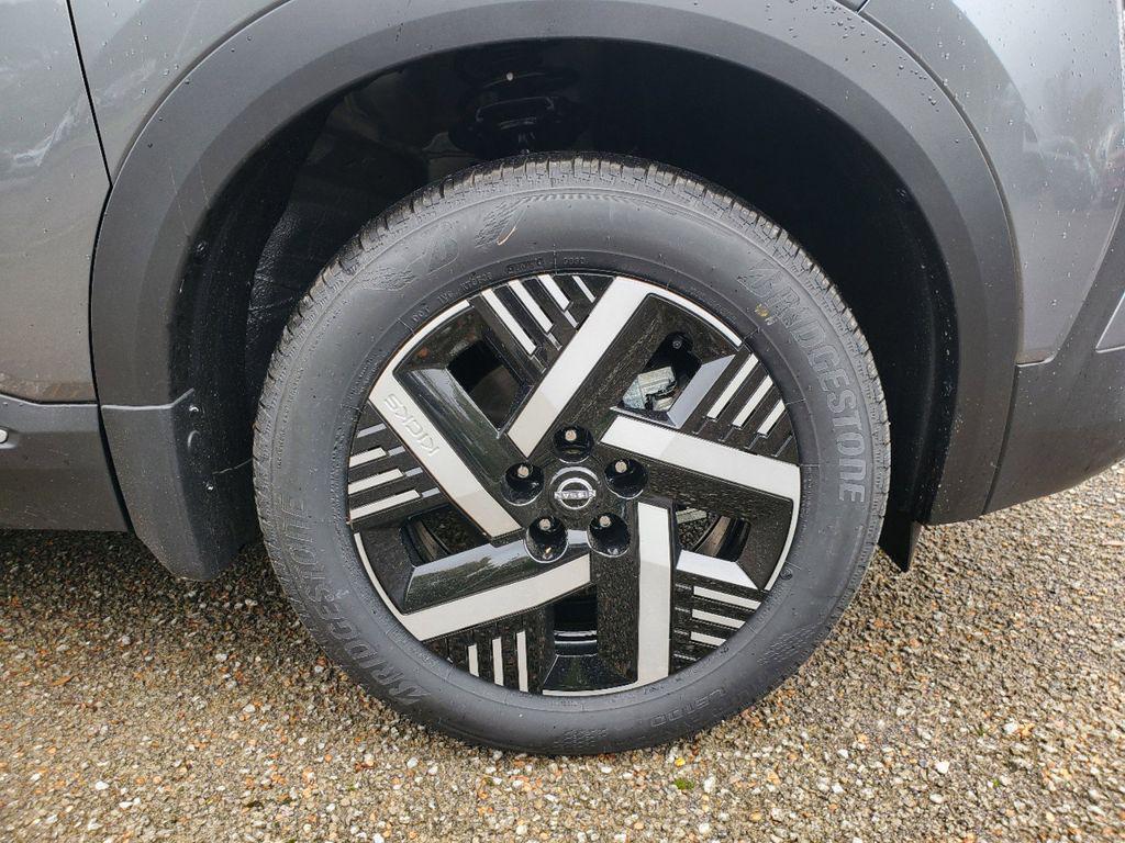 new 2025 Nissan Kicks car, priced at $24,789