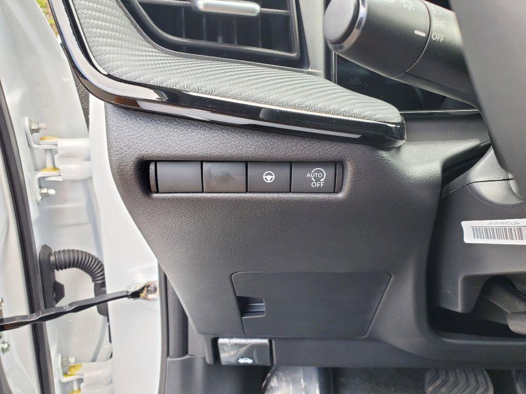 new 2025 Nissan Kicks car, priced at $26,008