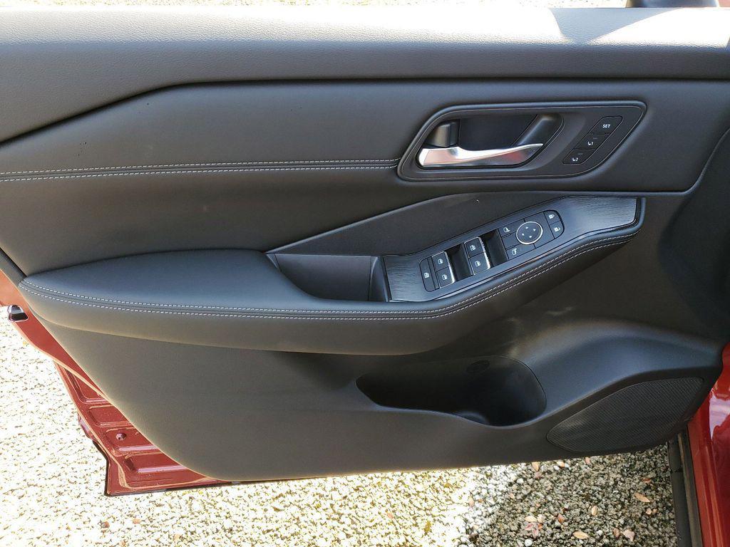 new 2025 Nissan Rogue car, priced at $40,154