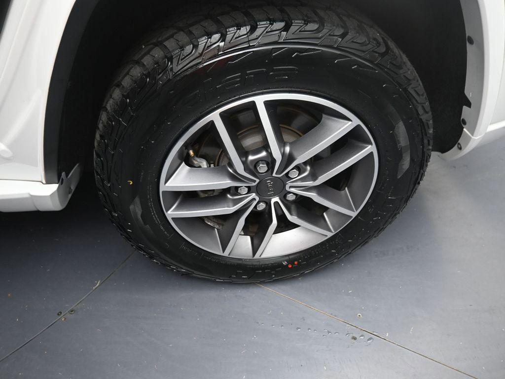 used 2021 Jeep Grand Cherokee car, priced at $20,994