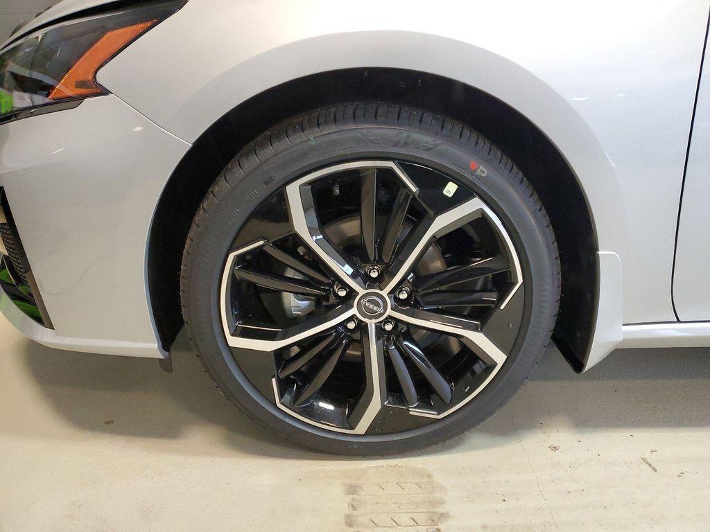 new 2025 Nissan Altima car, priced at $27,957