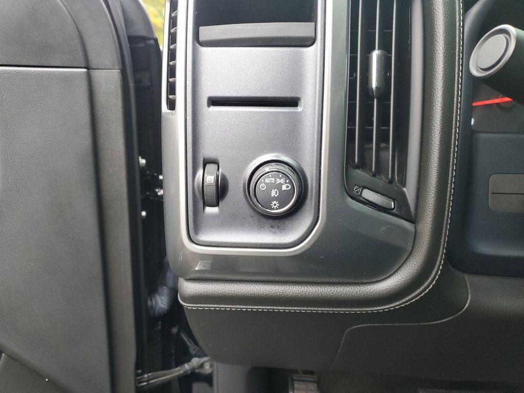 used 2015 Chevrolet Silverado 1500 car, priced at $22,471