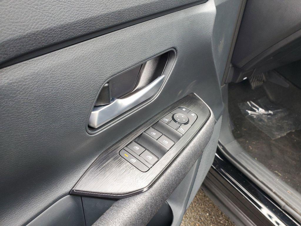 new 2025 Nissan Kicks car, priced at $22,341