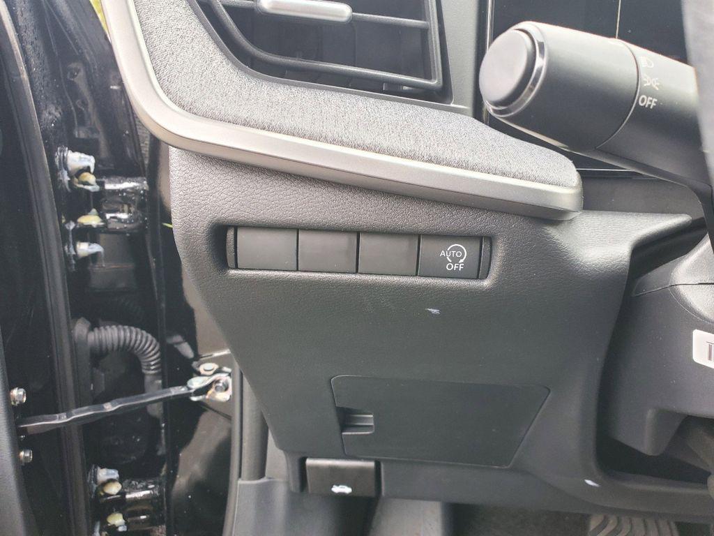 new 2025 Nissan Kicks car, priced at $22,341