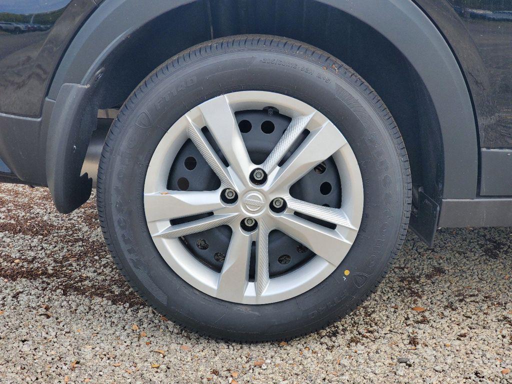 new 2025 Nissan Kicks car, priced at $21,871