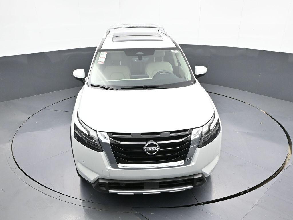 new 2025 Nissan Pathfinder car, priced at $40,417