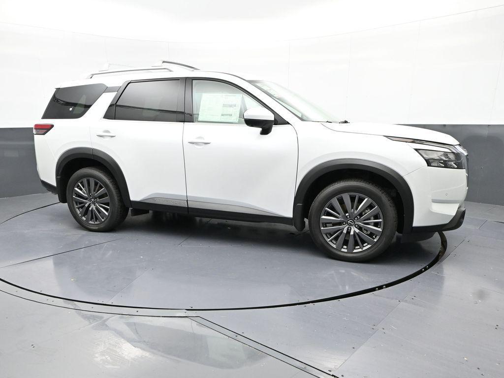 new 2025 Nissan Pathfinder car, priced at $40,417