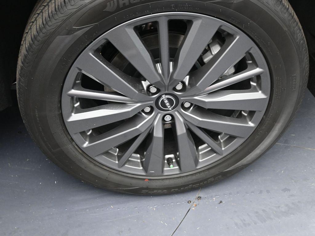 new 2025 Nissan Pathfinder car, priced at $40,417