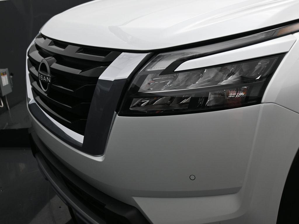 new 2025 Nissan Pathfinder car, priced at $40,417