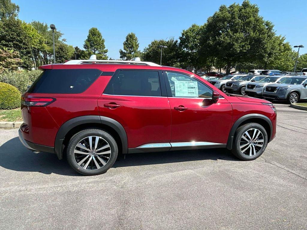 new 2025 Nissan Pathfinder car, priced at $41,577