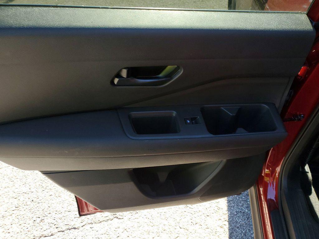 new 2025 Nissan Pathfinder car, priced at $34,226