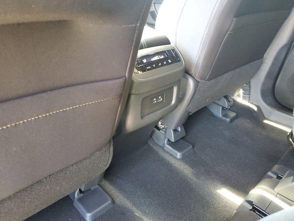 new 2025 Nissan Pathfinder car, priced at $34,226