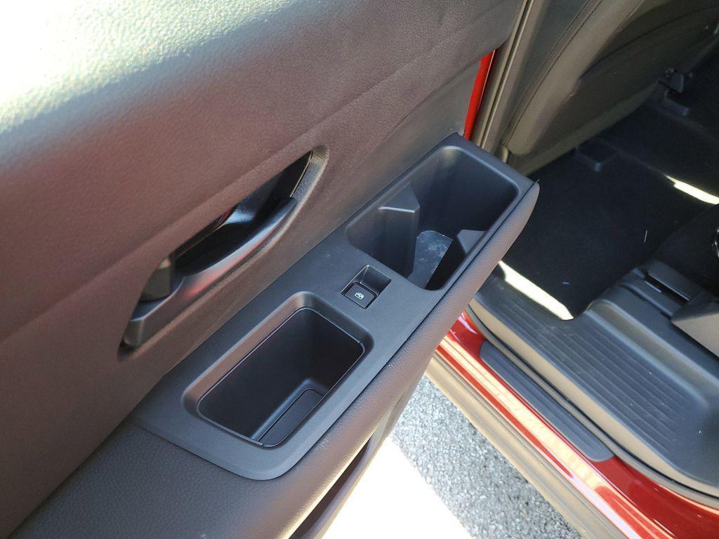 new 2025 Nissan Pathfinder car, priced at $34,226