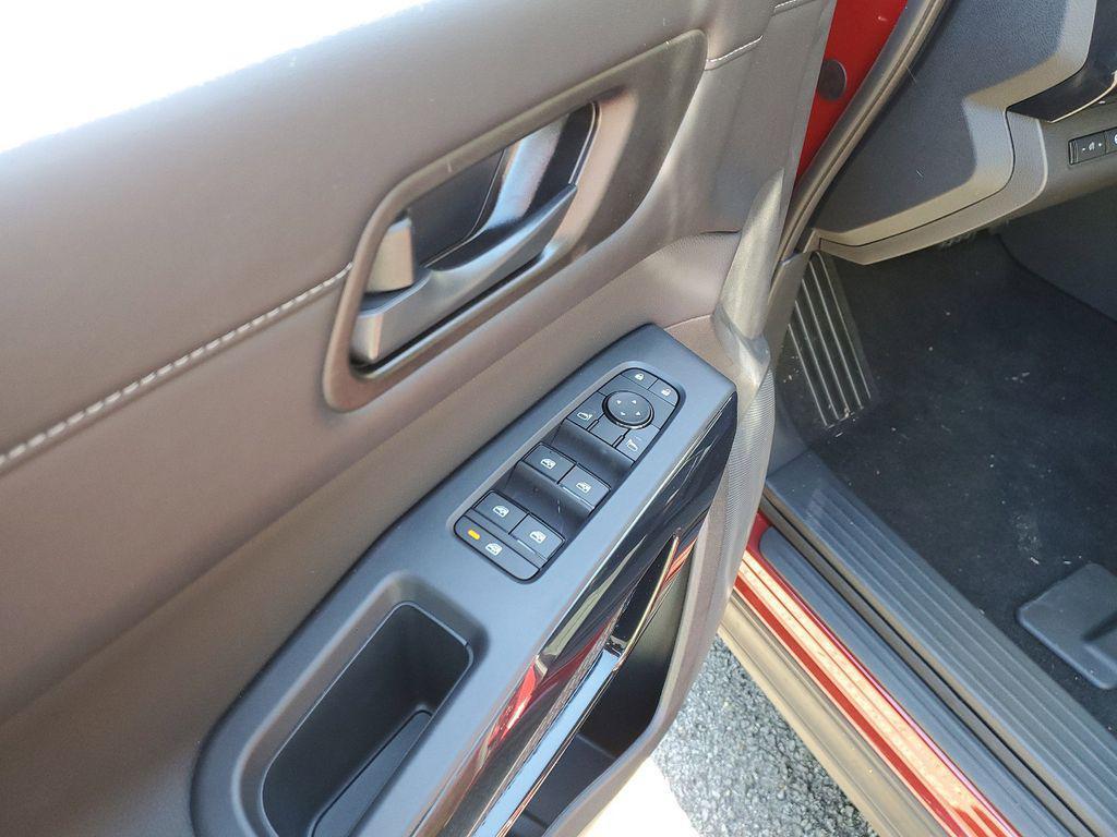 new 2025 Nissan Pathfinder car, priced at $34,226