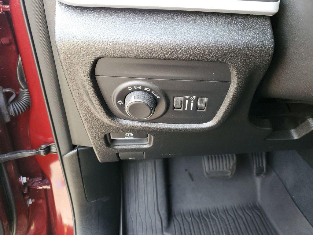 used 2023 Jeep Grand Cherokee car, priced at $31,996