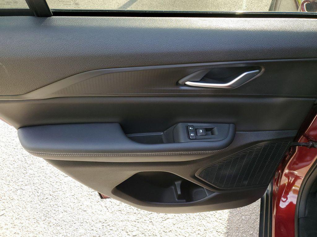 used 2023 Jeep Grand Cherokee car, priced at $31,996