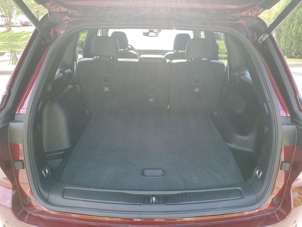 used 2023 Jeep Grand Cherokee car, priced at $31,996