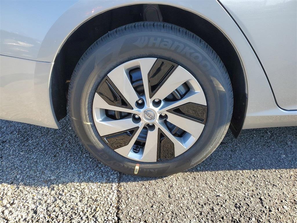 new 2025 Nissan Altima car, priced at $25,667