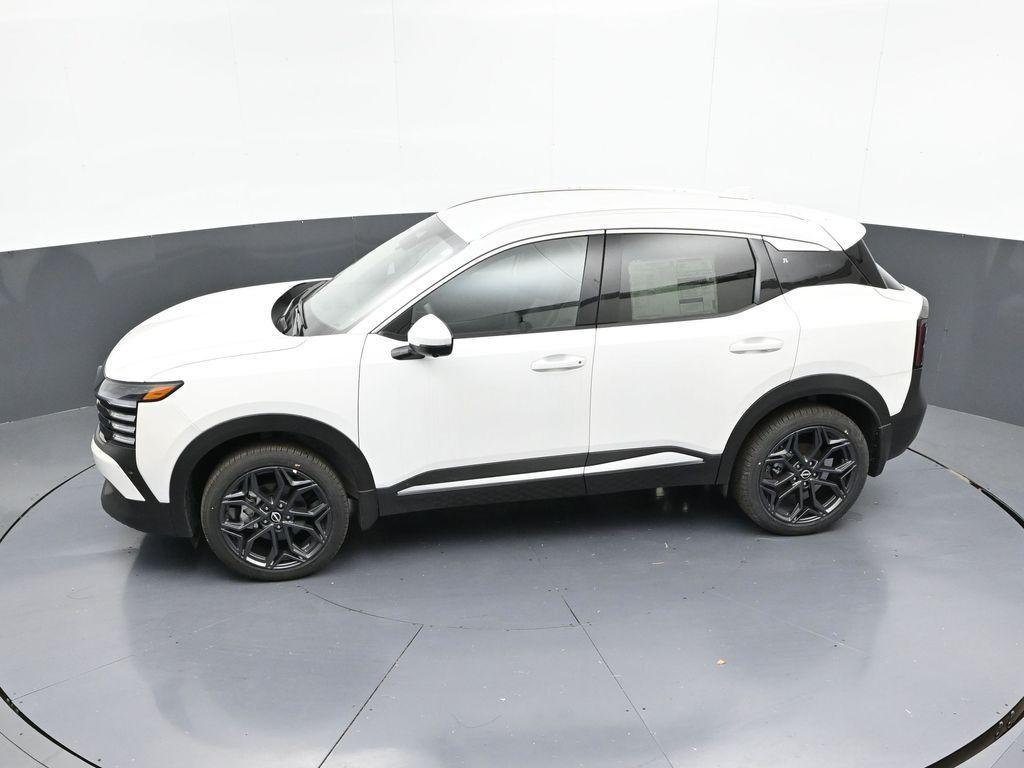 new 2025 Nissan Kicks car, priced at $29,540