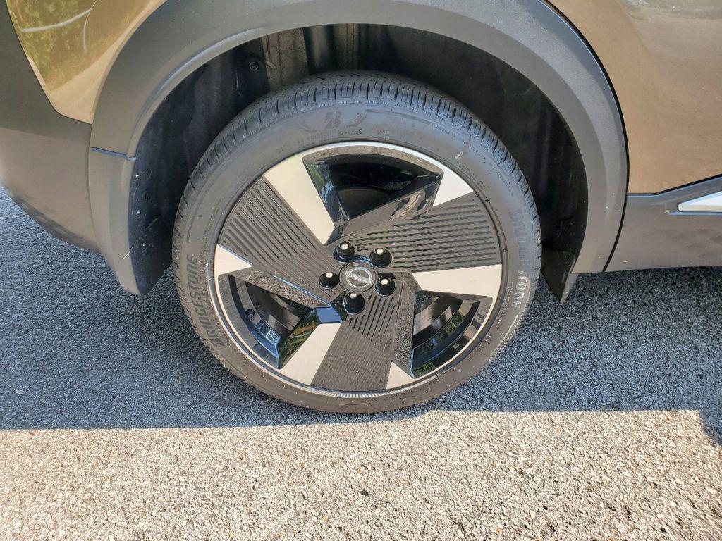 new 2025 Nissan Kicks car, priced at $27,030