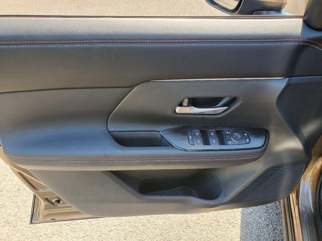 new 2025 Nissan Kicks car, priced at $27,030