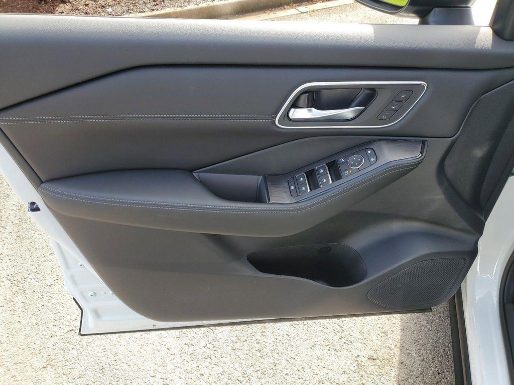 new 2025 Nissan Rogue car, priced at $41,612