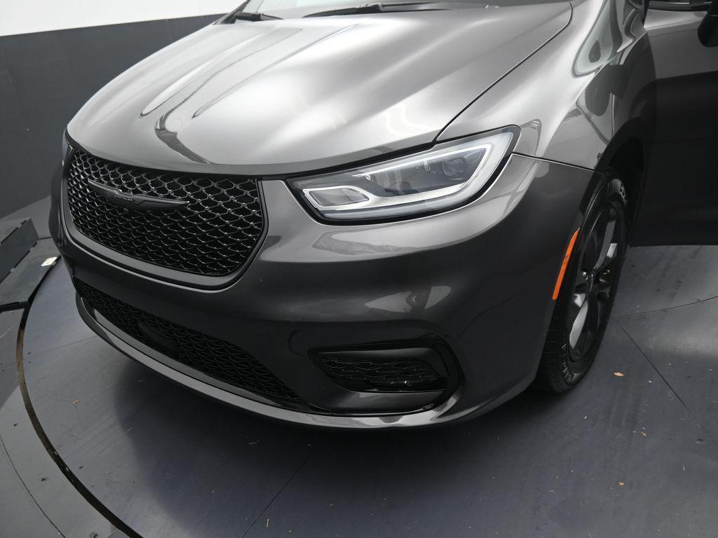 used 2021 Chrysler Pacifica car, priced at $24,429