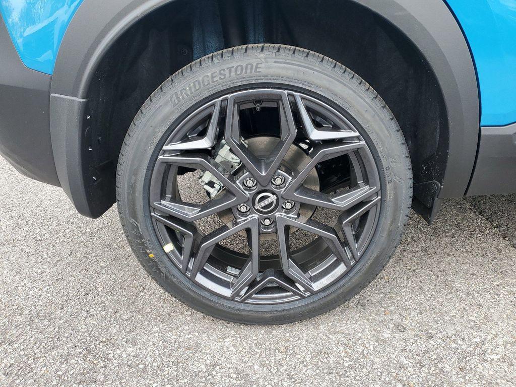 new 2025 Nissan Kicks car, priced at $26,228