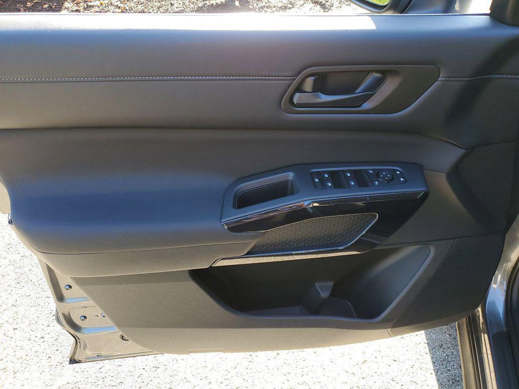 used 2025 Nissan Pathfinder car, priced at $35,964