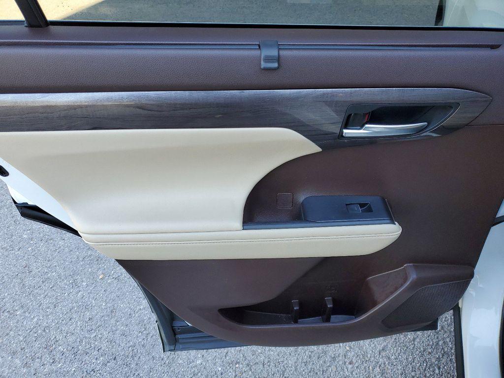 used 2022 Toyota Highlander car, priced at $42,994