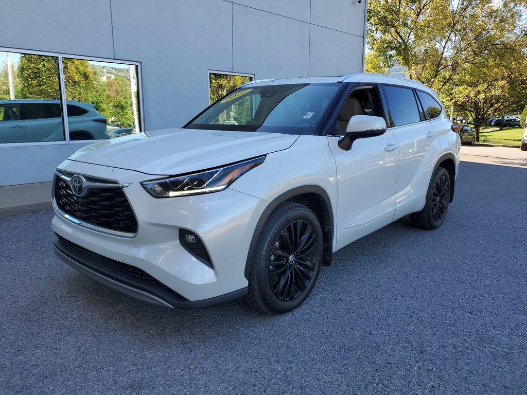 used 2022 Toyota Highlander car, priced at $42,994
