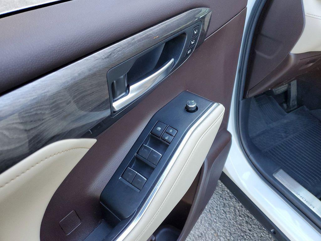 used 2022 Toyota Highlander car, priced at $42,994