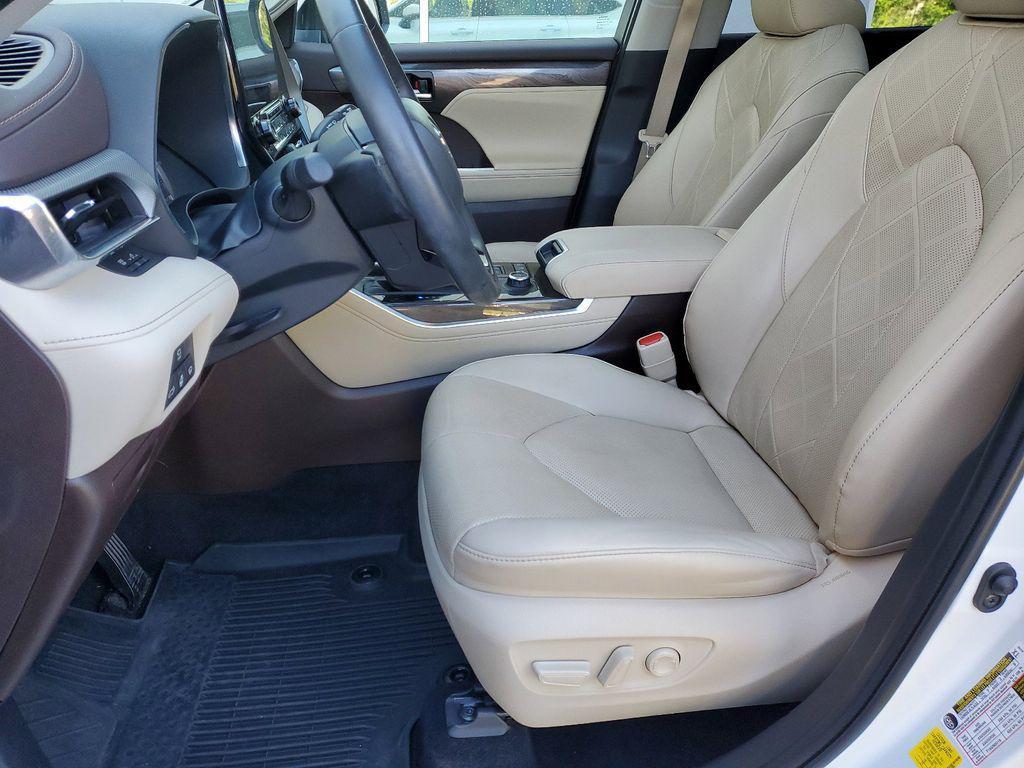 used 2022 Toyota Highlander car, priced at $42,994