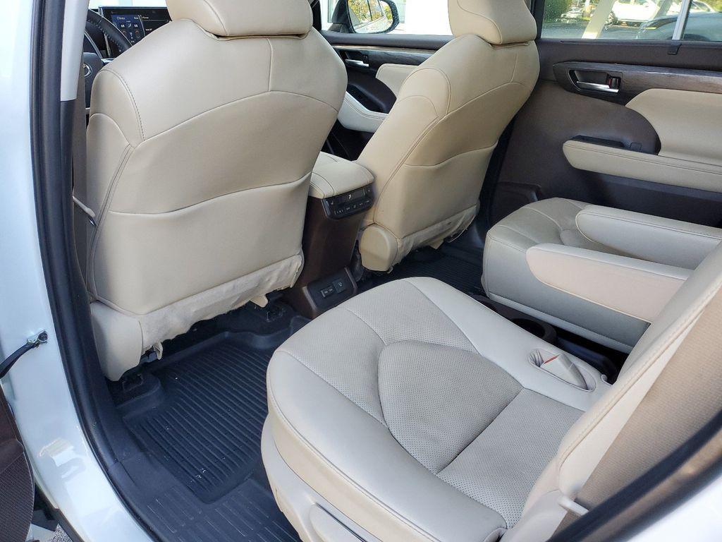 used 2022 Toyota Highlander car, priced at $42,994