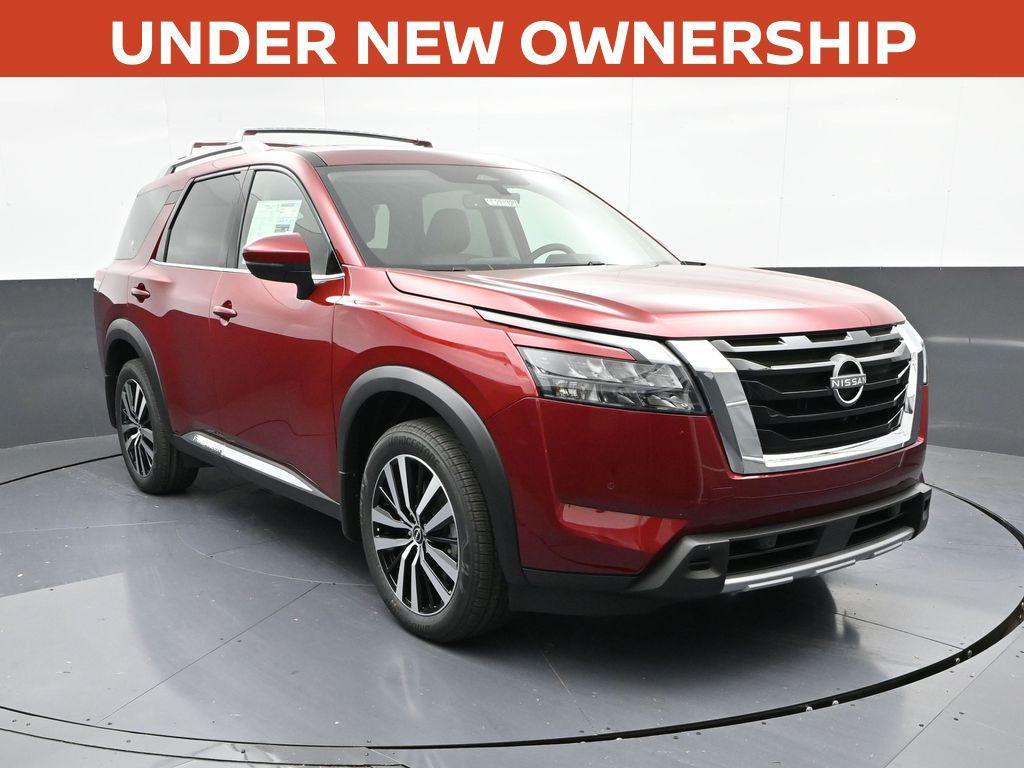 new 2025 Nissan Pathfinder car, priced at $45,949