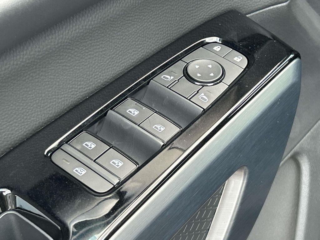 new 2025 Nissan Pathfinder car, priced at $36,599