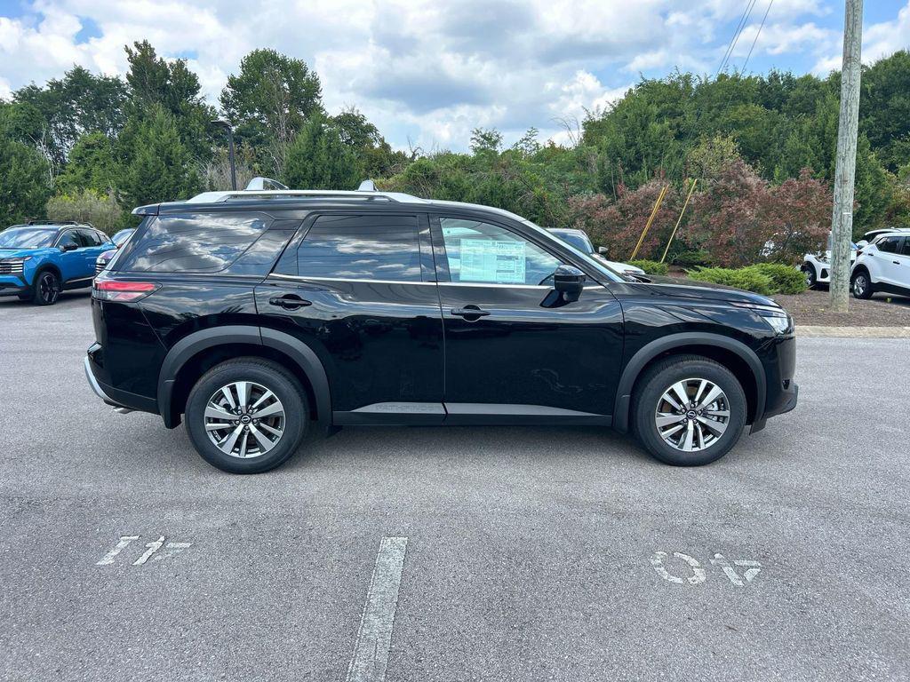 new 2025 Nissan Pathfinder car, priced at $36,599