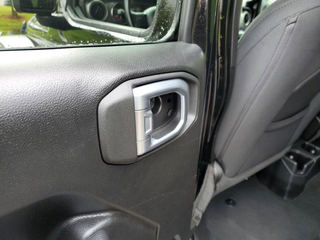 used 2022 Jeep Wrangler Unlimited car, priced at $31,843