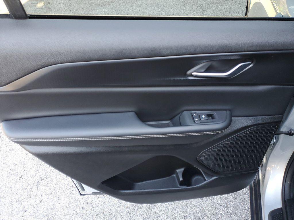 used 2023 Jeep Grand Cherokee L car, priced at $31,187