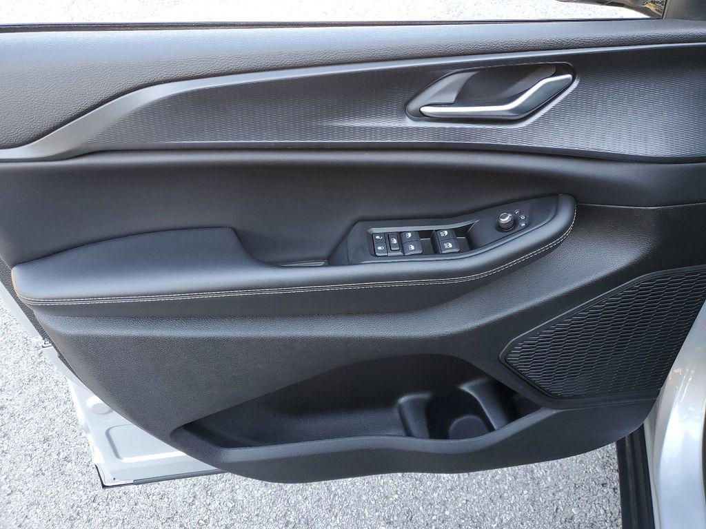 used 2023 Jeep Grand Cherokee L car, priced at $31,187