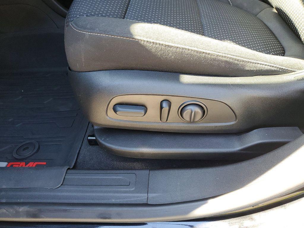 used 2023 GMC Acadia car, priced at $30,564