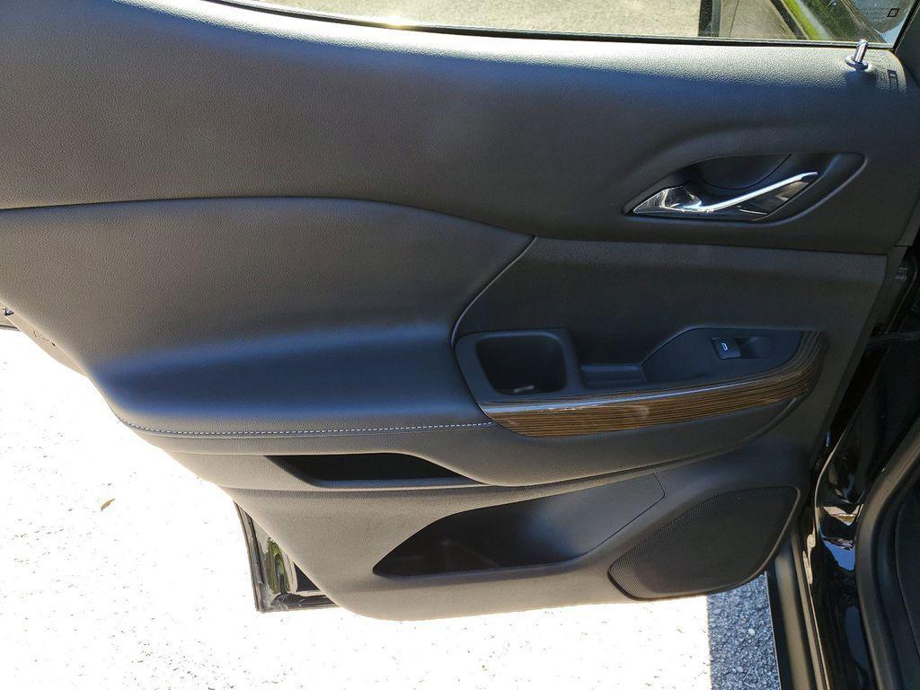 used 2023 GMC Acadia car, priced at $30,564