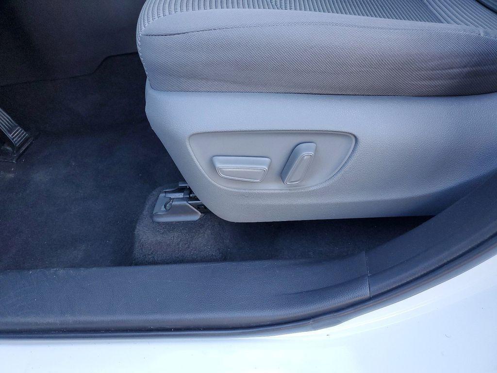 used 2023 Toyota Highlander car, priced at $31,327