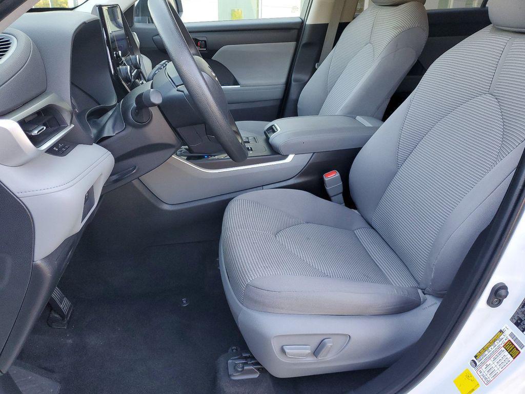 used 2023 Toyota Highlander car, priced at $31,327