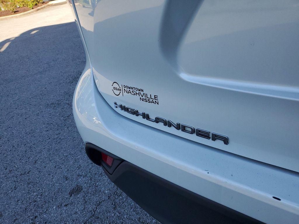 used 2023 Toyota Highlander car, priced at $31,327